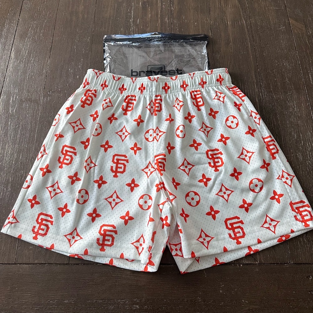 New with tags!! Bravest Studios shorts with print.